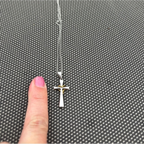 Elegant Silver and Gold Cross pendant w chain - Picture 2 of 2